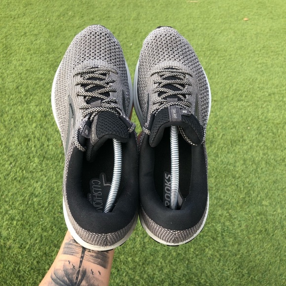 Brooks *Revel 2* Black Gray Running Shoes Men’s Size 11 Medium (D) 1102921D097 - Picture 3 of 8